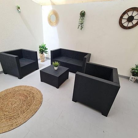Beautiful Apartment With Patio Torrevieja Exterior photo