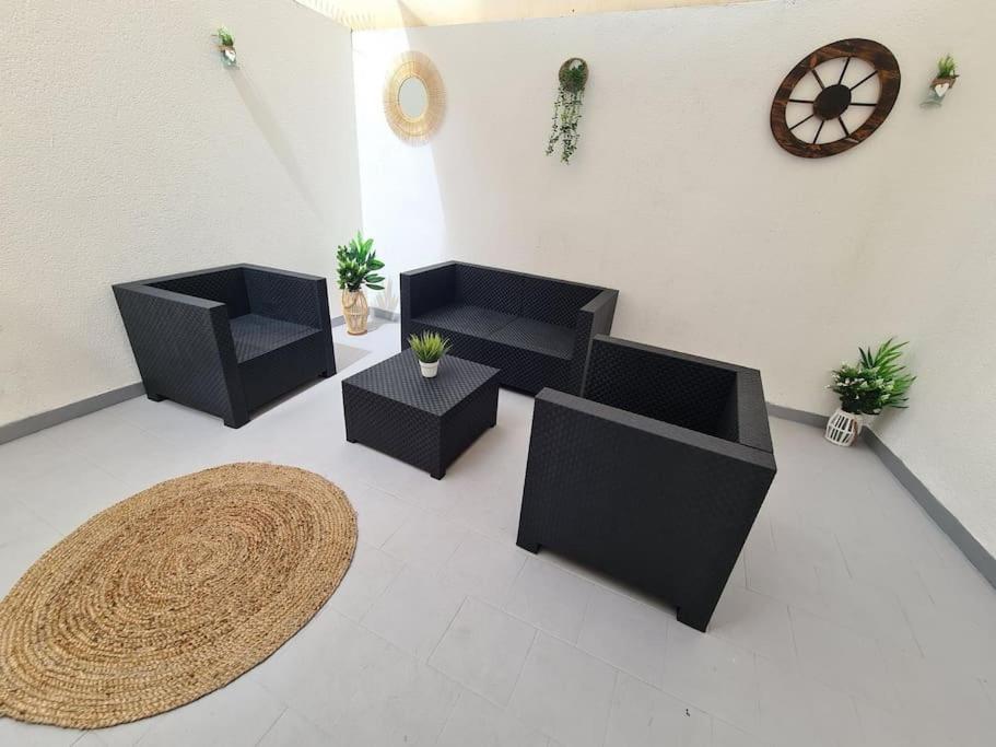 Beautiful Apartment With Patio Torrevieja Exterior photo