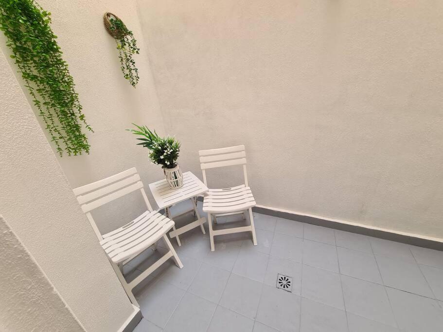 Beautiful Apartment With Patio Torrevieja Exterior photo