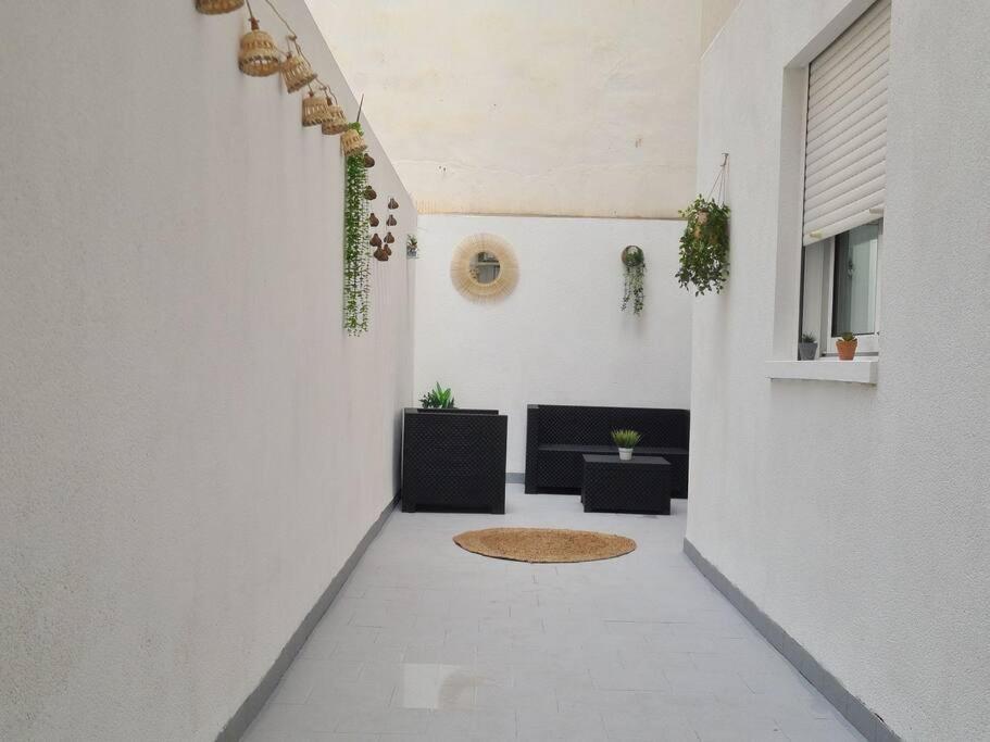 Beautiful Apartment With Patio Torrevieja Exterior photo
